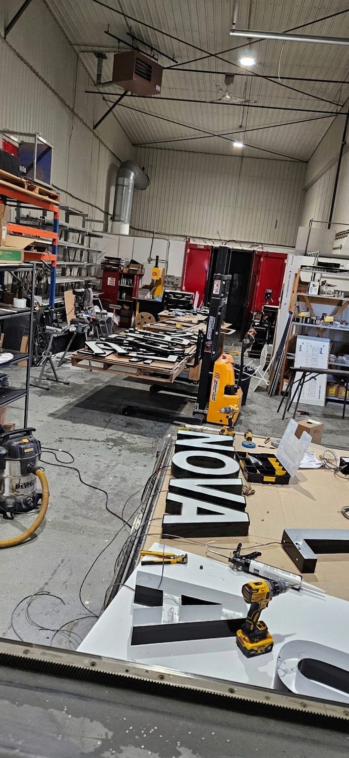 Atelier de fabrication d'enseignes Enseignes MS